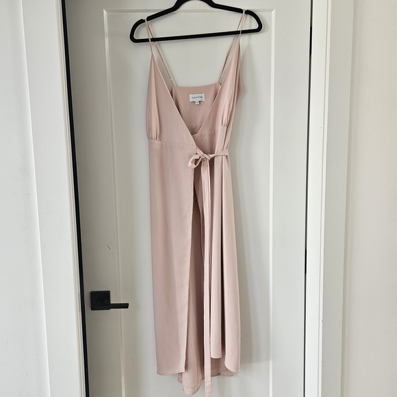 Park & Fifth Dresses & Skirts - Park & Fifth Blush Wrap Midi Dress